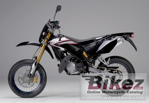 Big Motorhispania ryz 50 pro racing super motard picture and wallpaper from Bikez.com